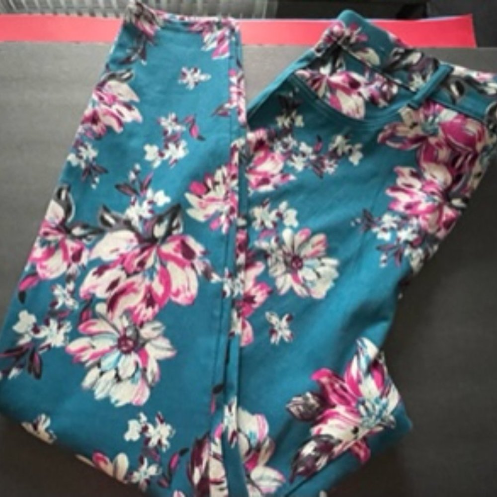 Women's Pants - Picture 2 of 2